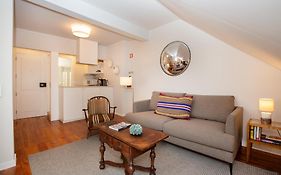 Live like a local @ Casa da Esquina - Wifi&A/C